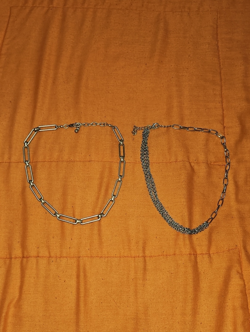 Womens LOT Of 2 Necklaces